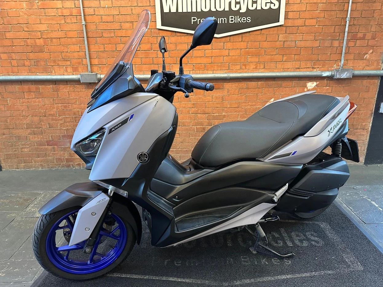YAMAHA XMAX ABS