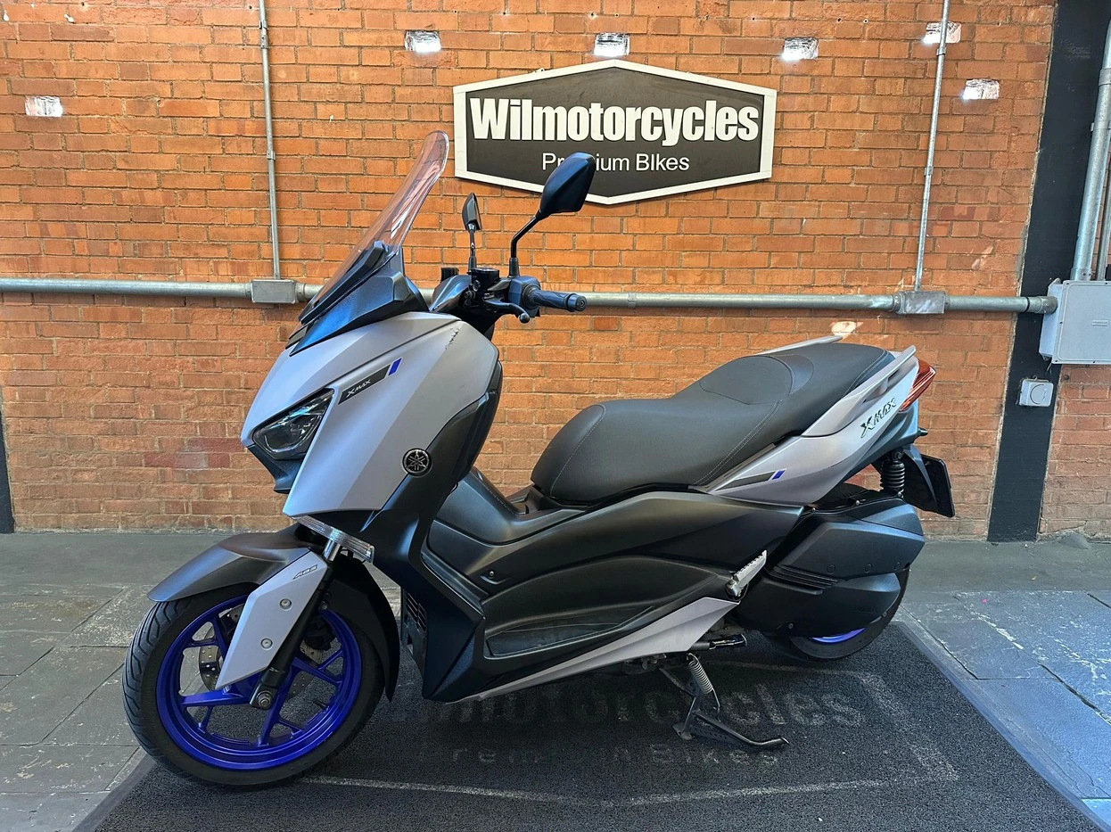 YAMAHA XMAX ABS