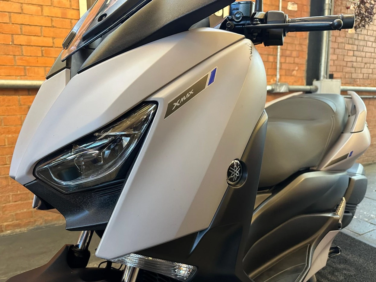 YAMAHA XMAX ABS
