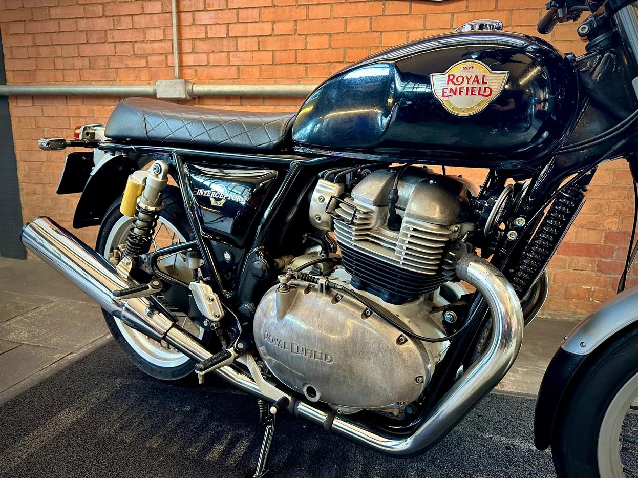 ROYAL ENFIELD INTERCEPTOR 