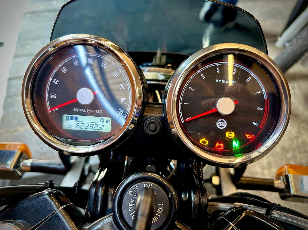 ROYAL ENFIELD INTERCEPTOR 