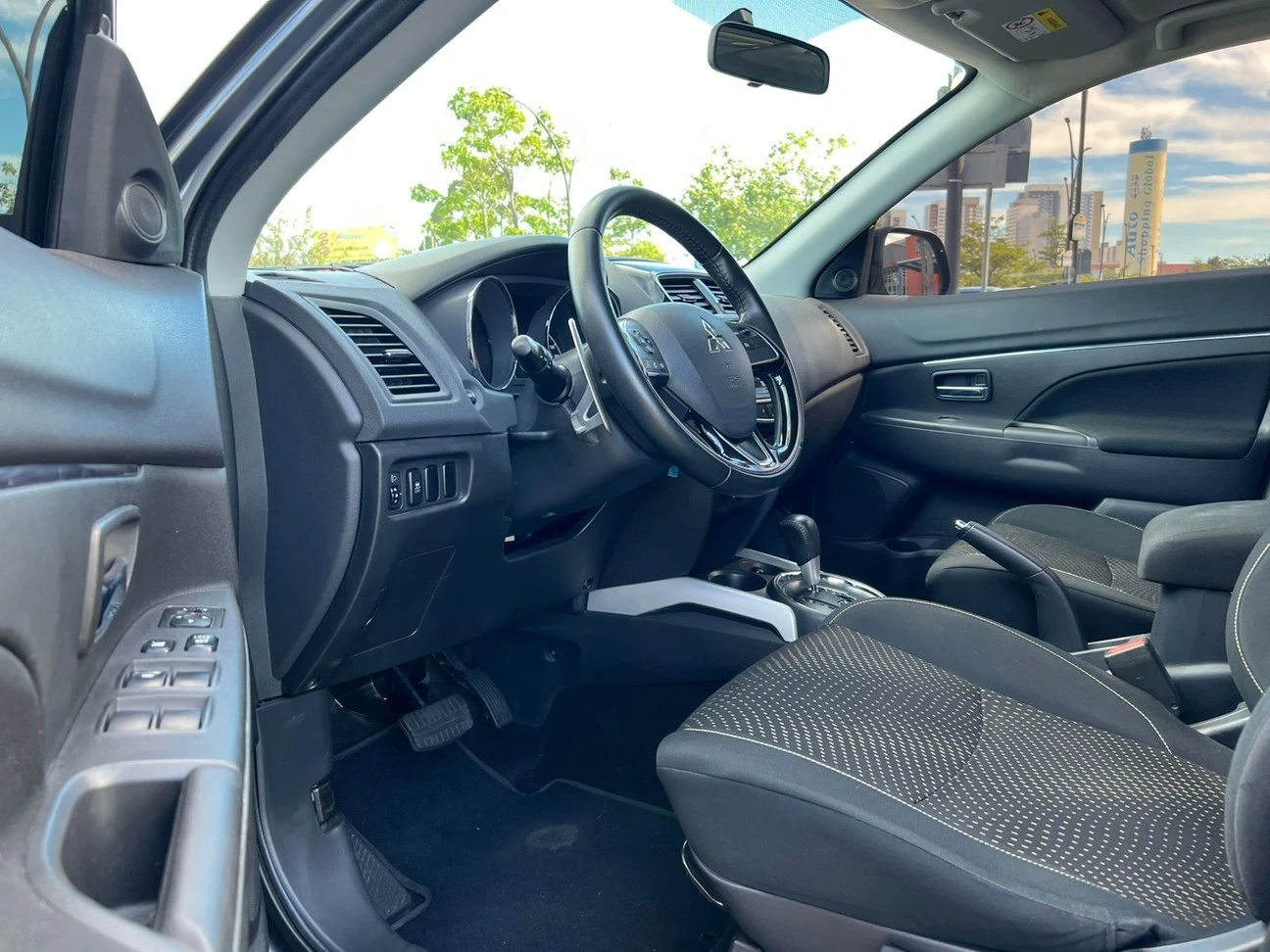 MITSUBISHI OUTLANDER SPORT