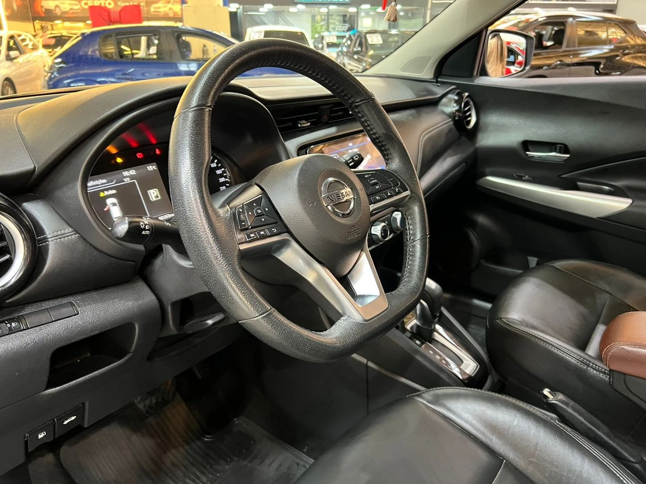 NISSAN KICKS