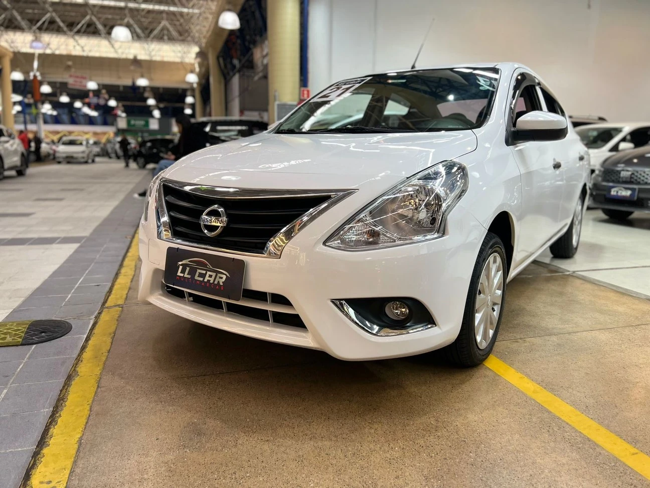 NISSAN VERSA
