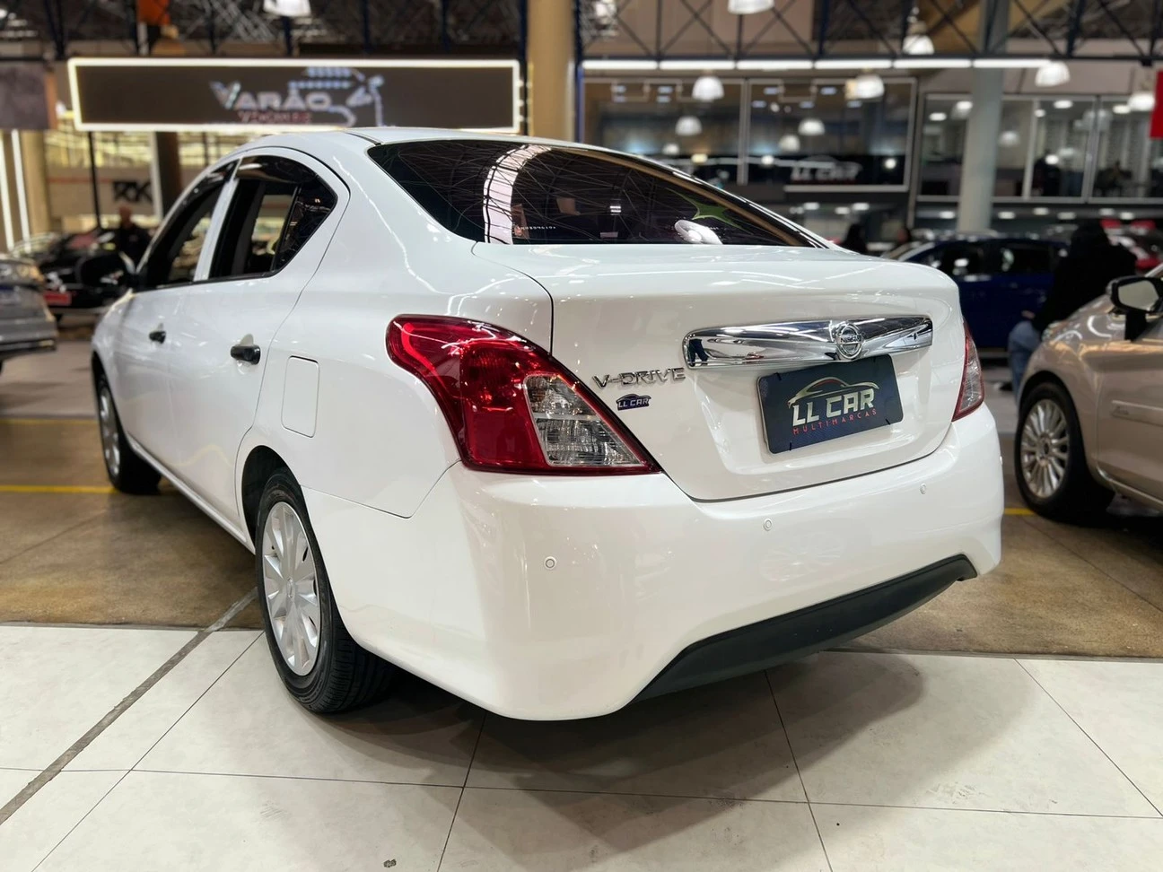 NISSAN VERSA