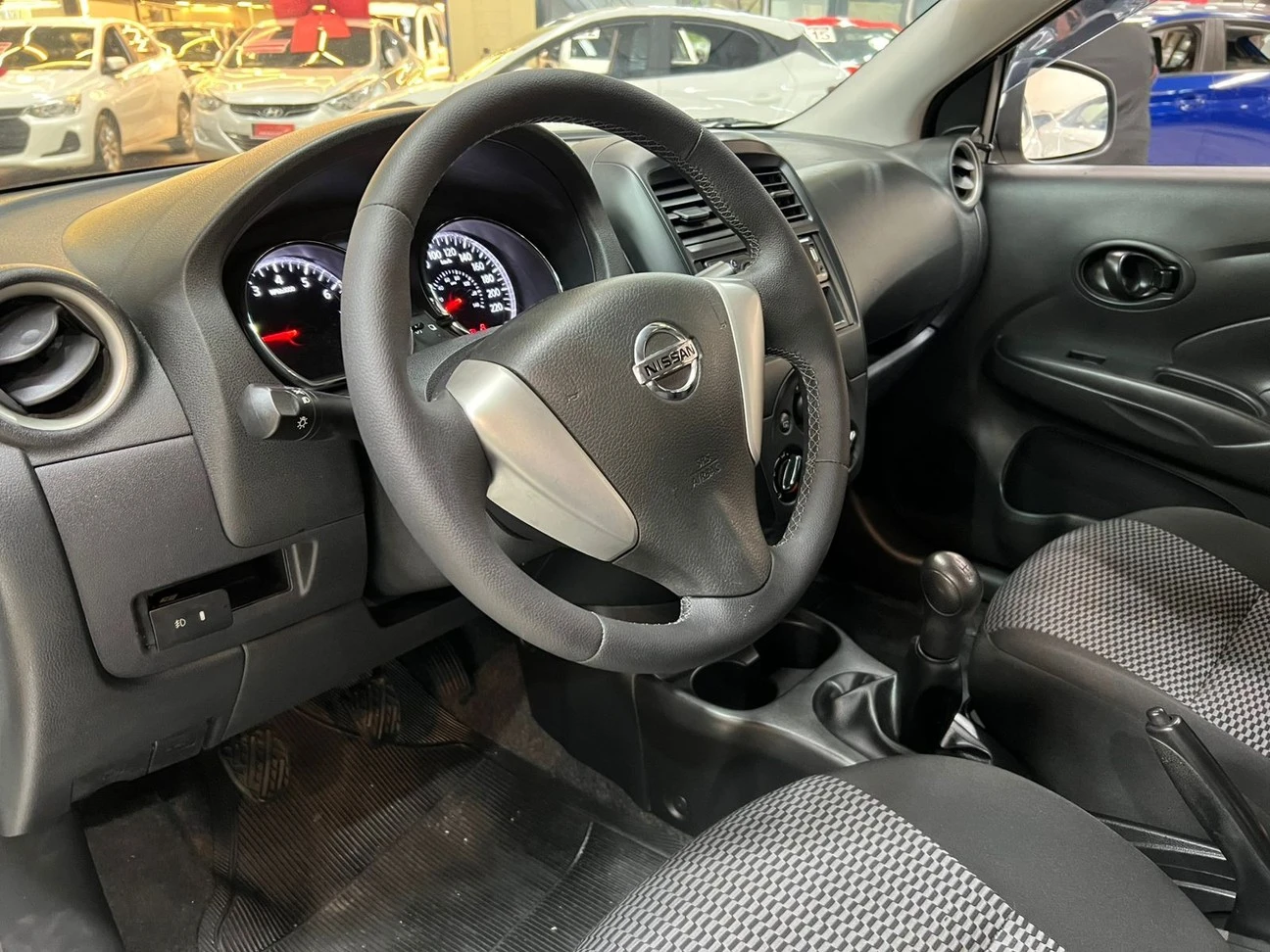 NISSAN VERSA