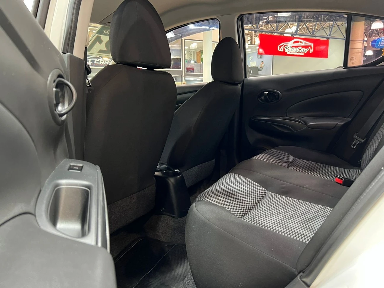 NISSAN VERSA