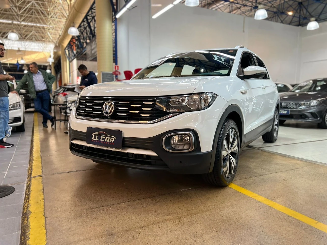 VOLKSWAGEN T-CROSS