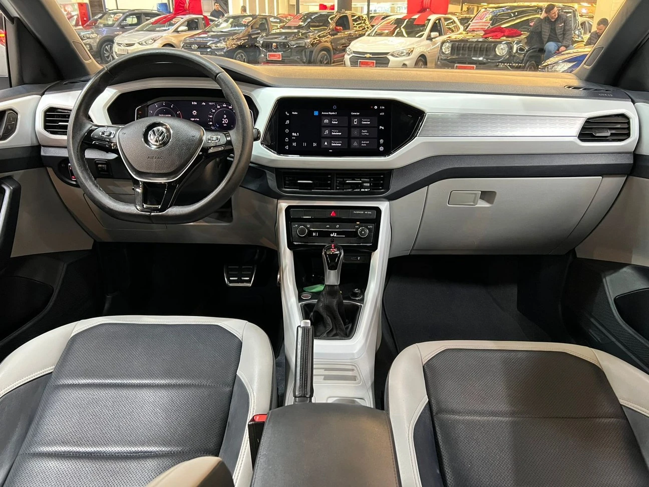 VOLKSWAGEN T-CROSS