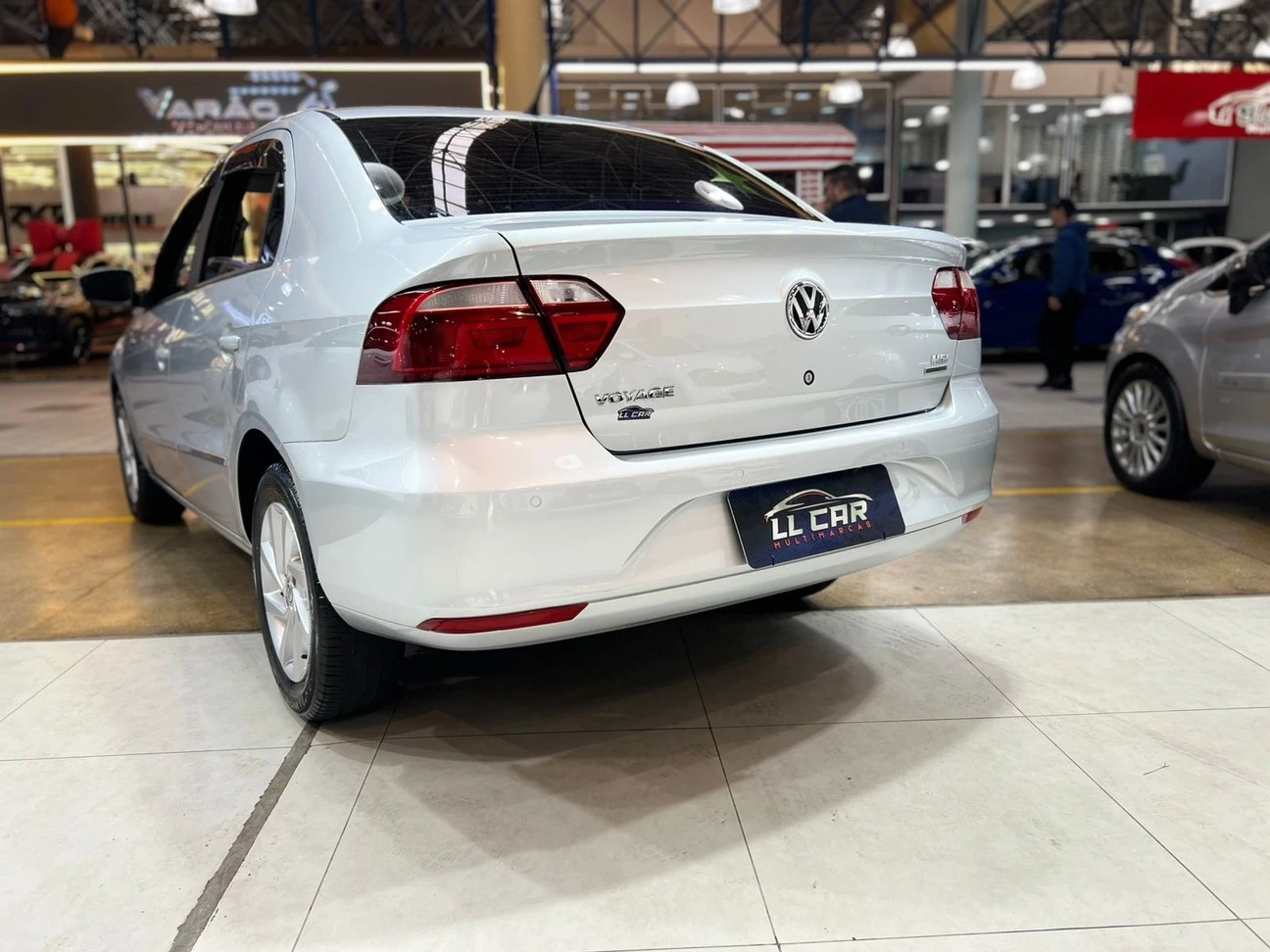 VOLKSWAGEN VOYAGE