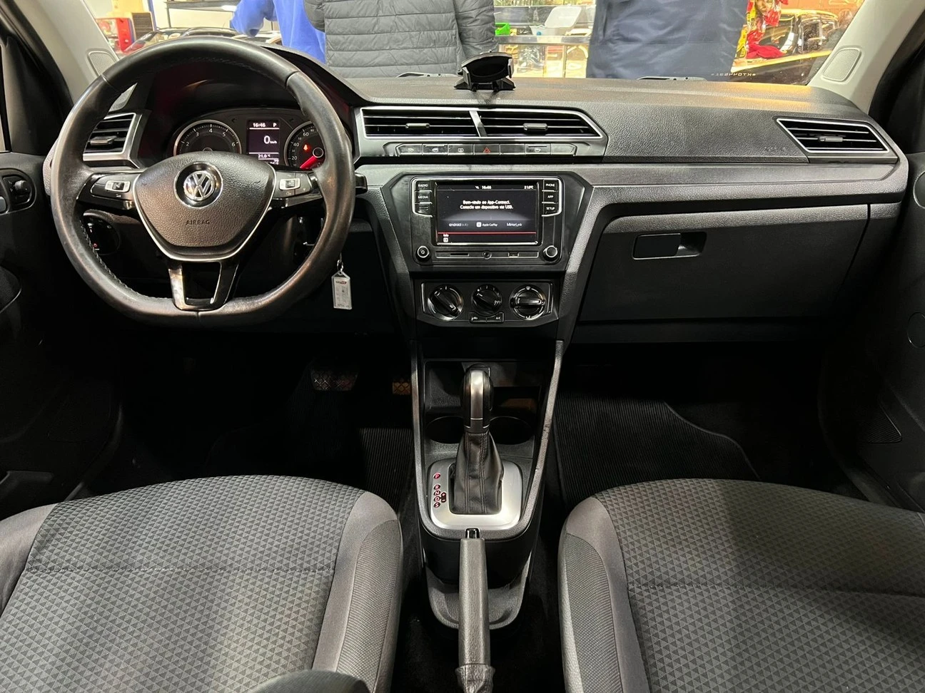VOLKSWAGEN VOYAGE