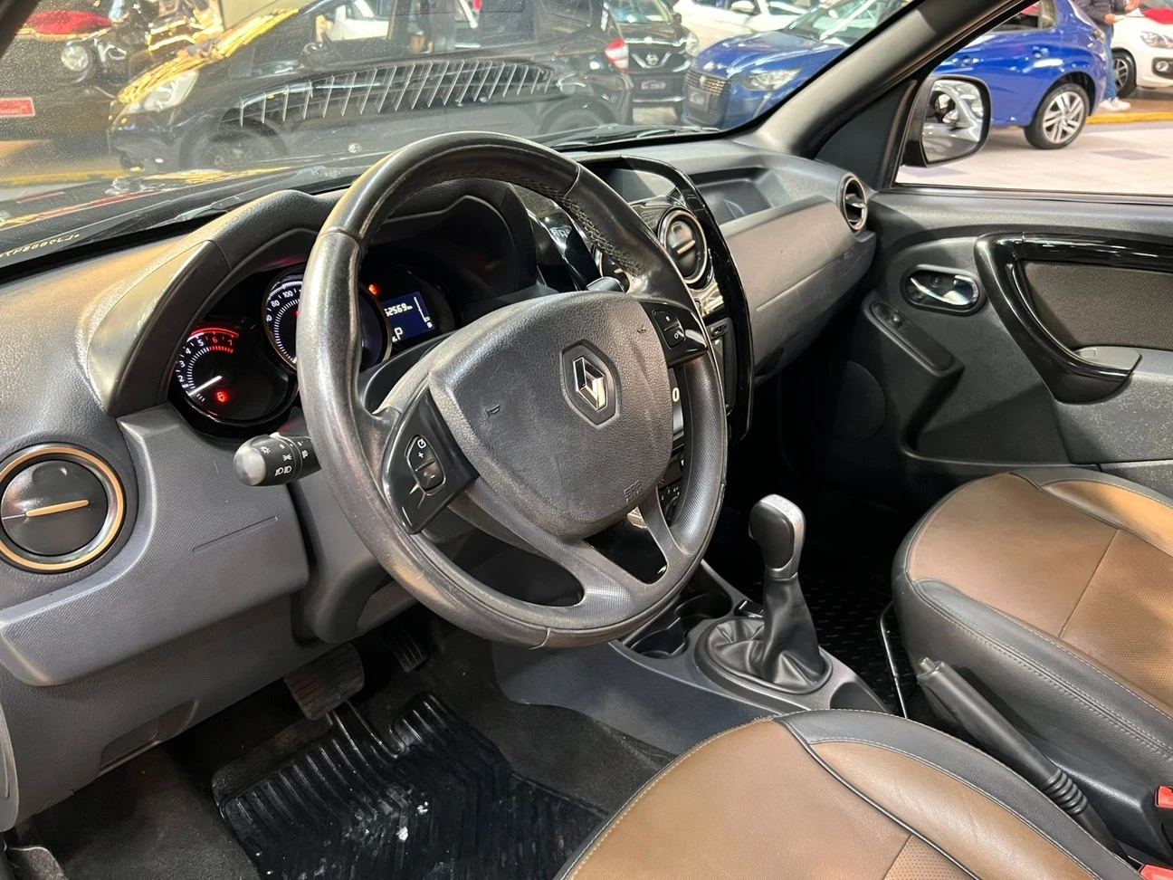 RENAULT DUSTER