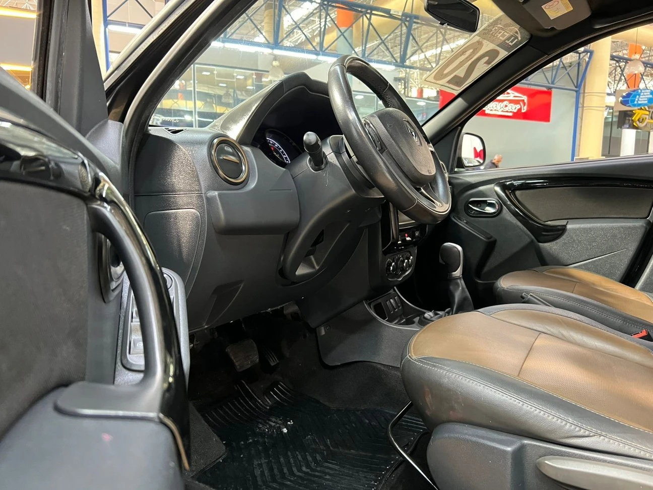 RENAULT DUSTER