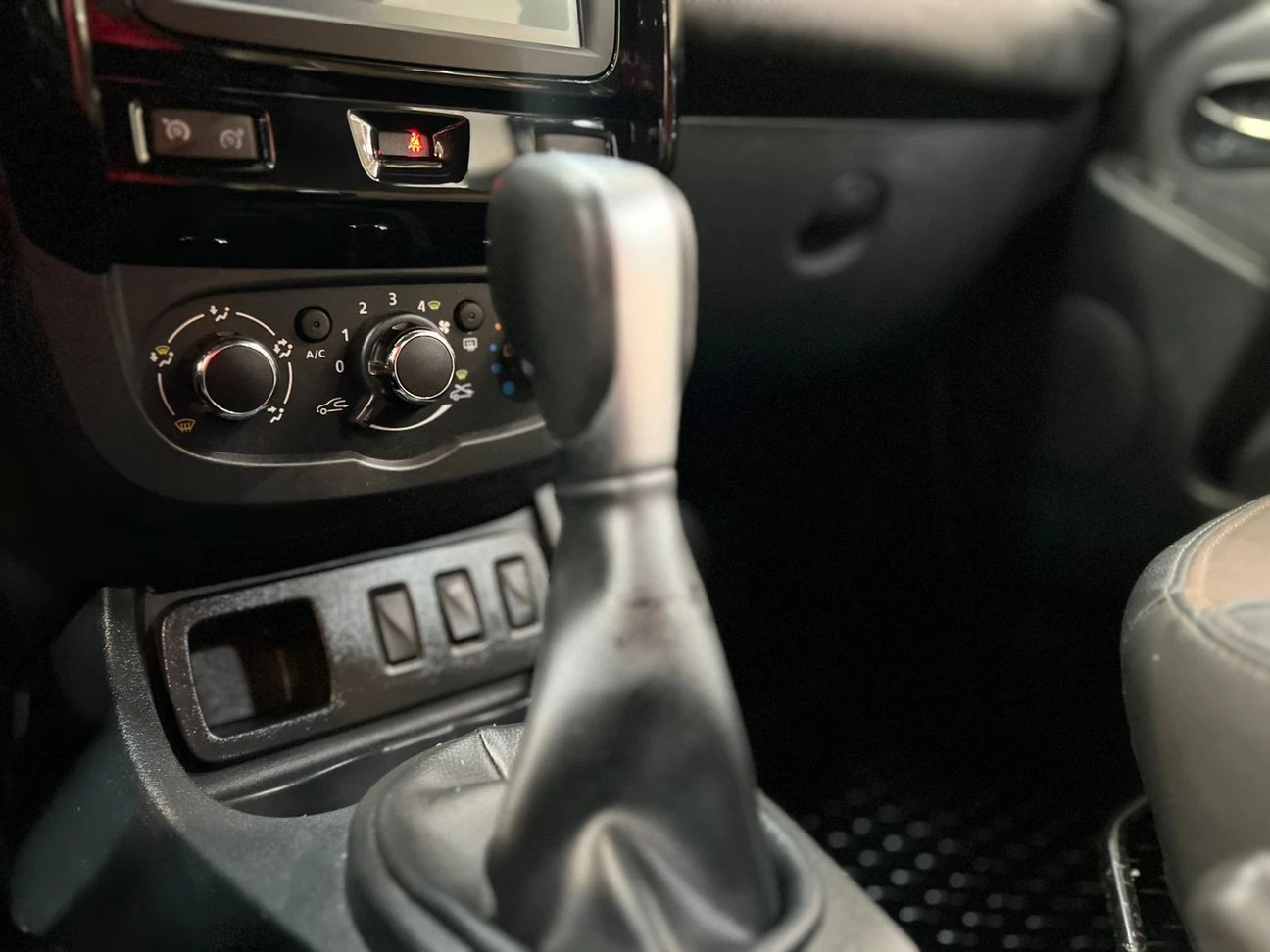 RENAULT DUSTER