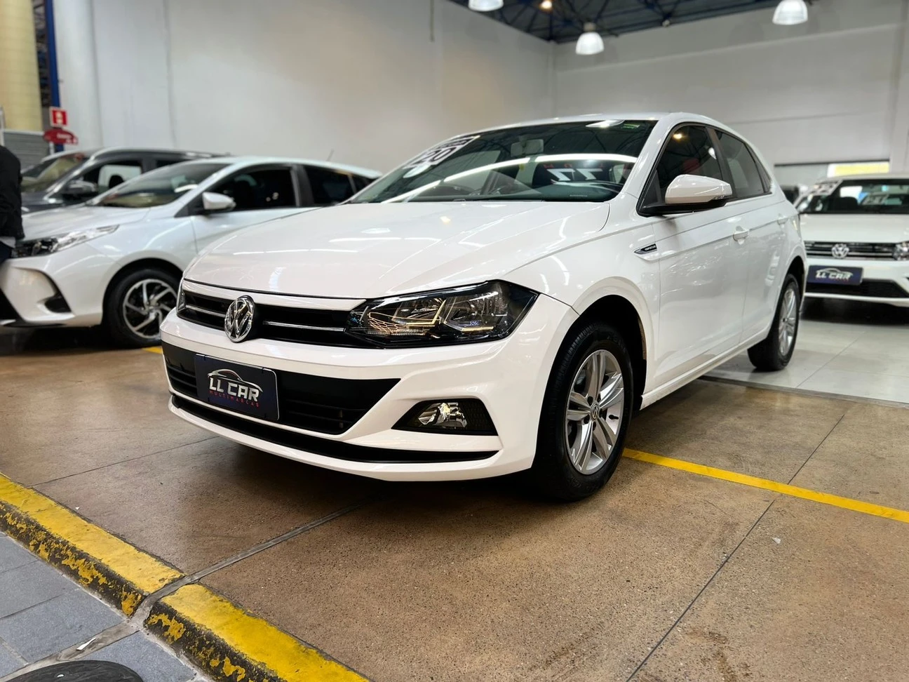 VOLKSWAGEN POLO