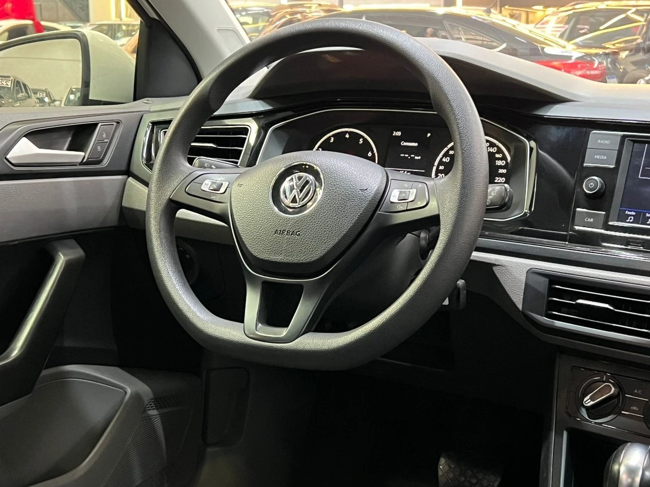 VOLKSWAGEN POLO