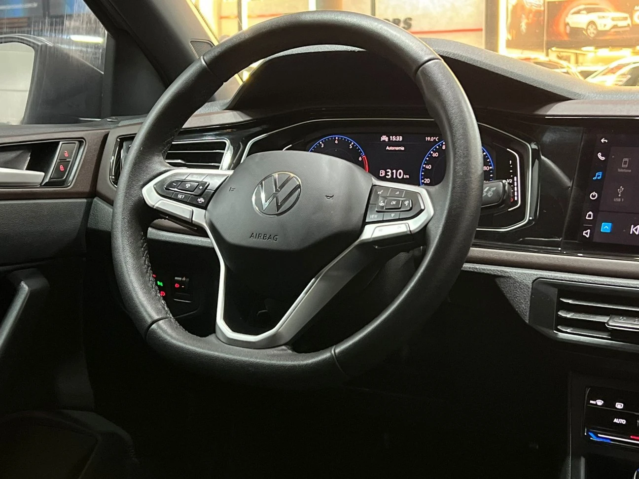 VOLKSWAGEN VIRTUS