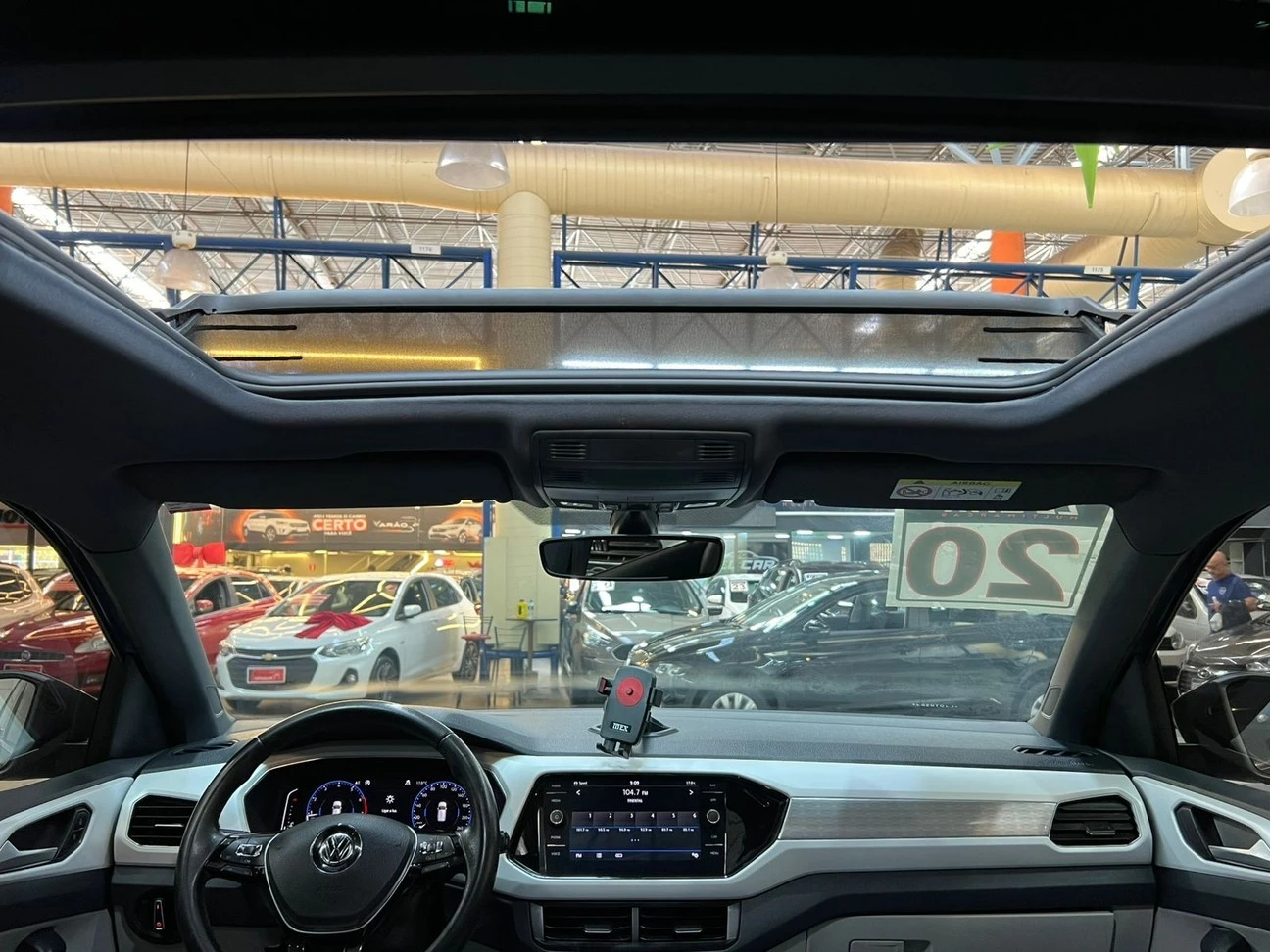 VOLKSWAGEN T-CROSS