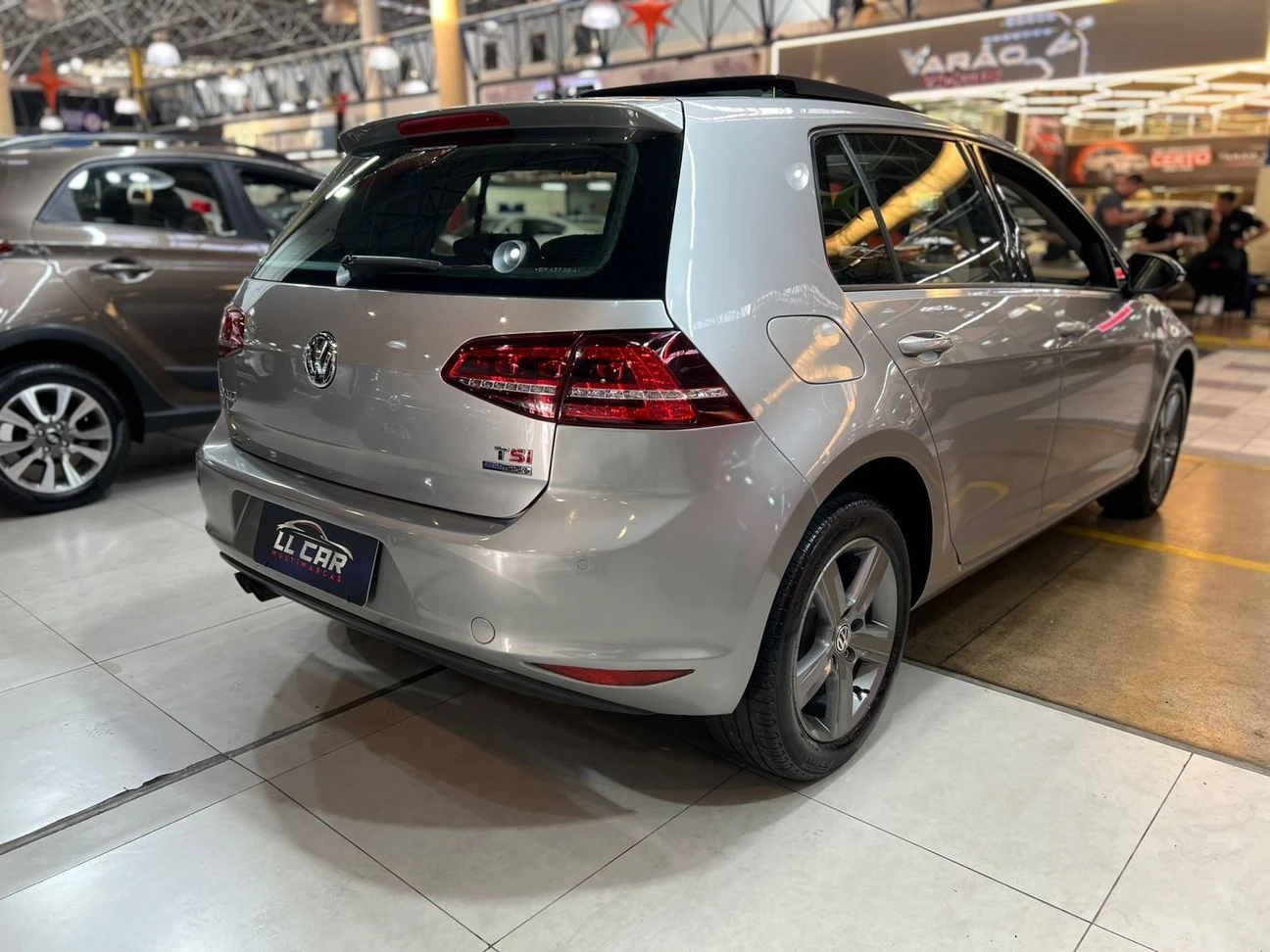 VOLKSWAGEN GOLF