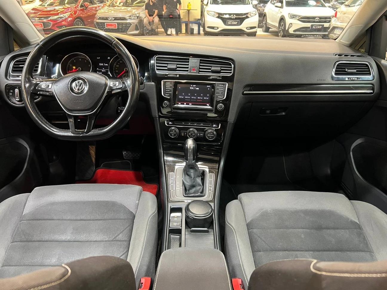 VOLKSWAGEN GOLF