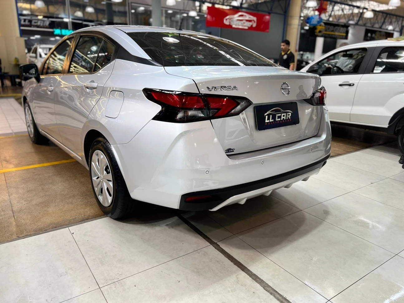 NISSAN VERSA