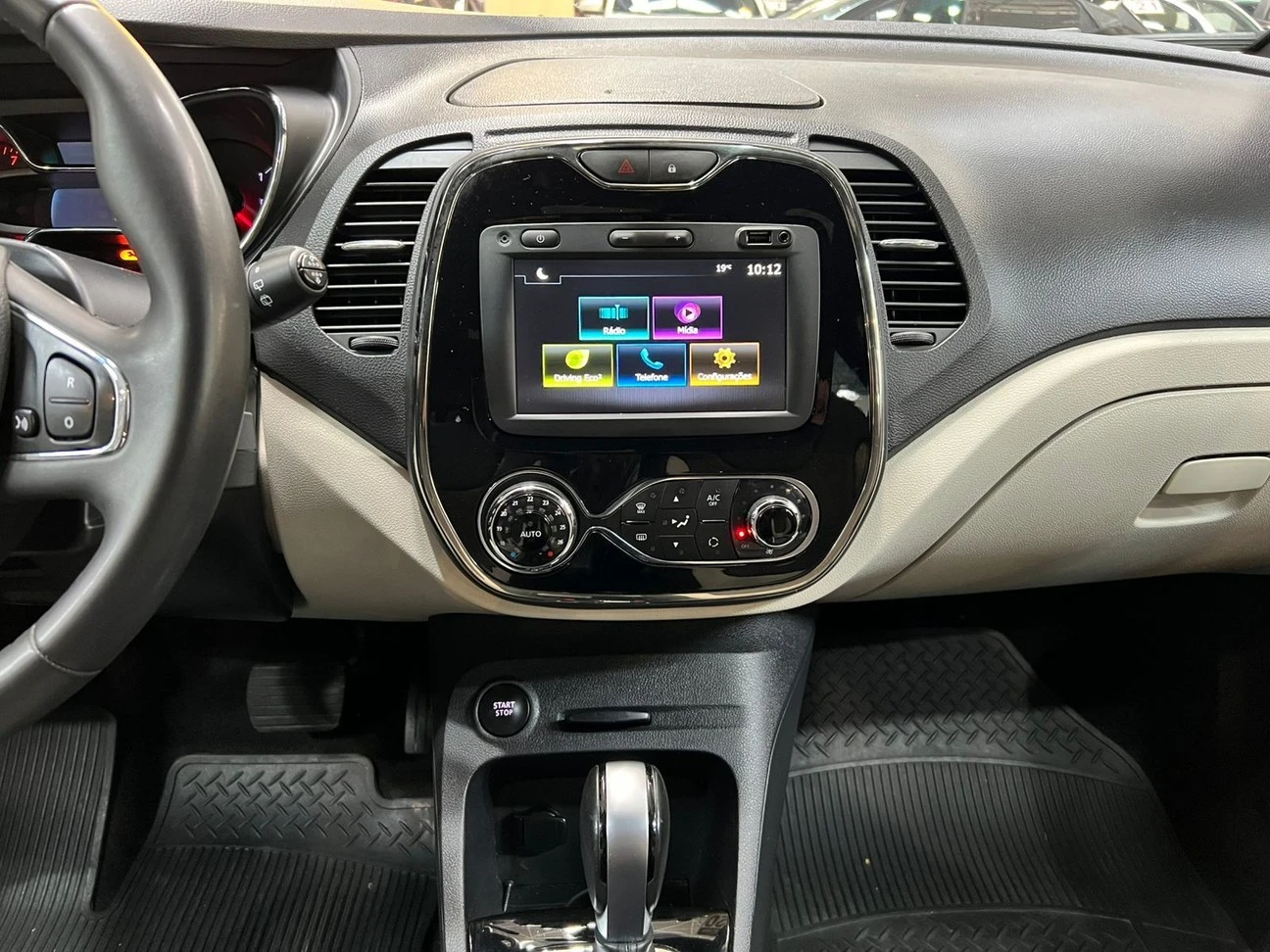 RENAULT CAPTUR