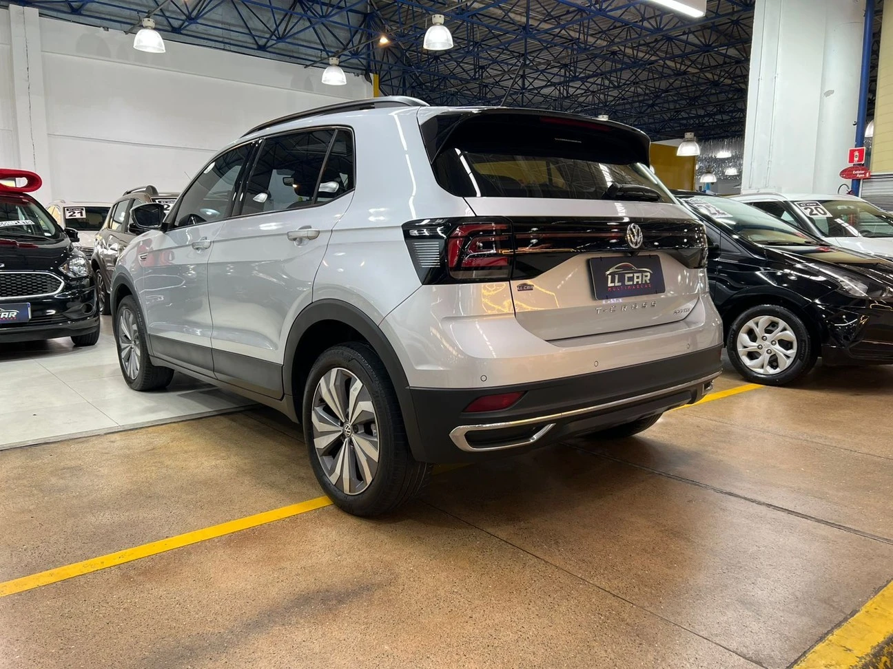 VOLKSWAGEN T-CROSS