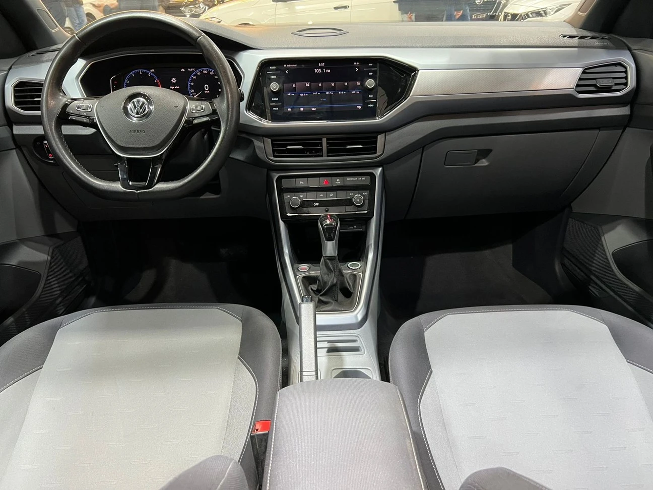 VOLKSWAGEN T-CROSS