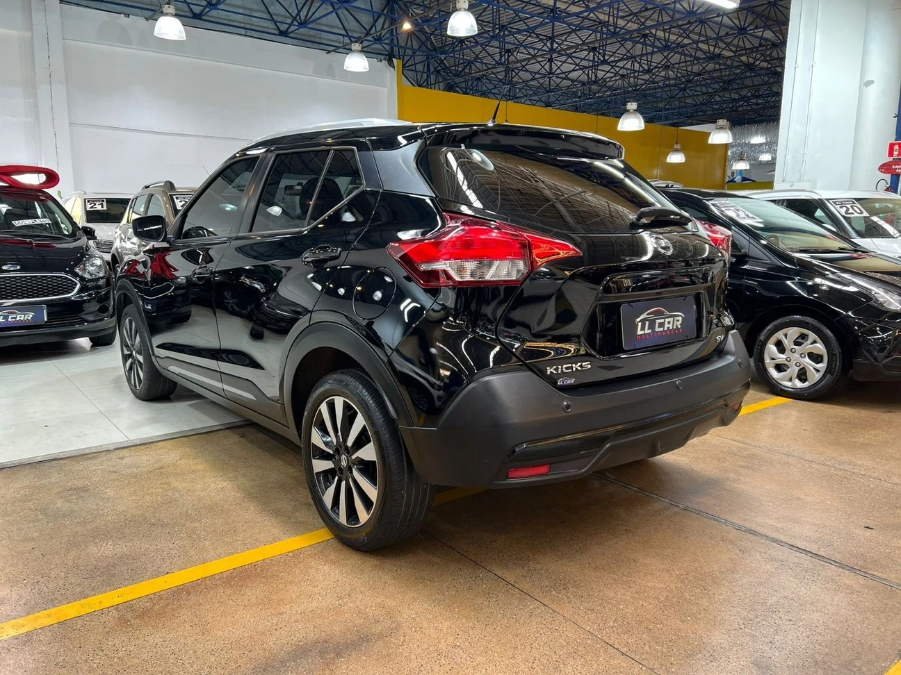 NISSAN KICKS