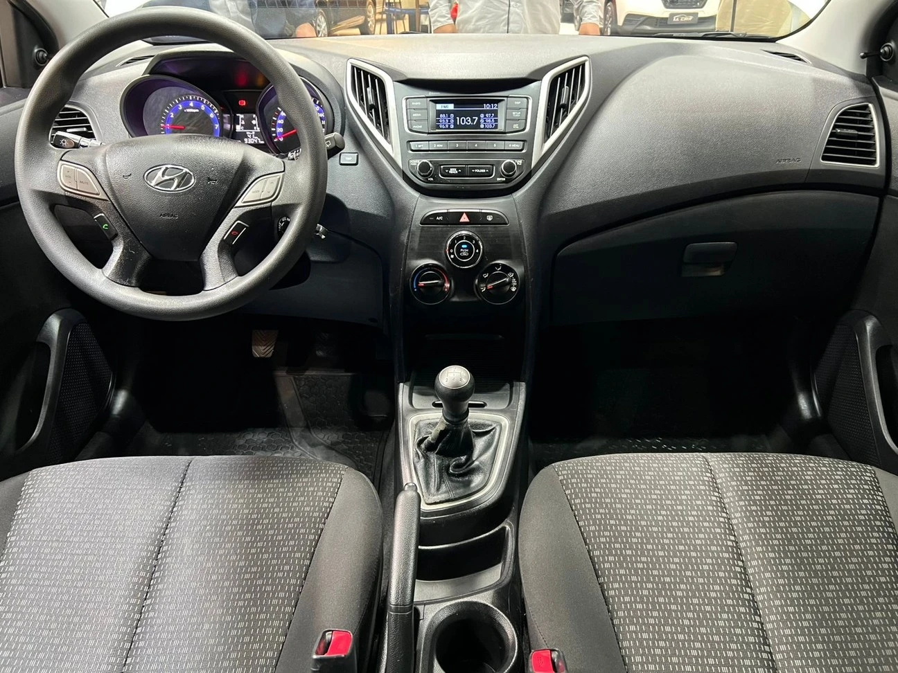 HYUNDAI HB20