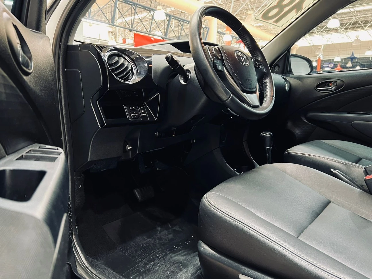 TOYOTA ETIOS CROSS