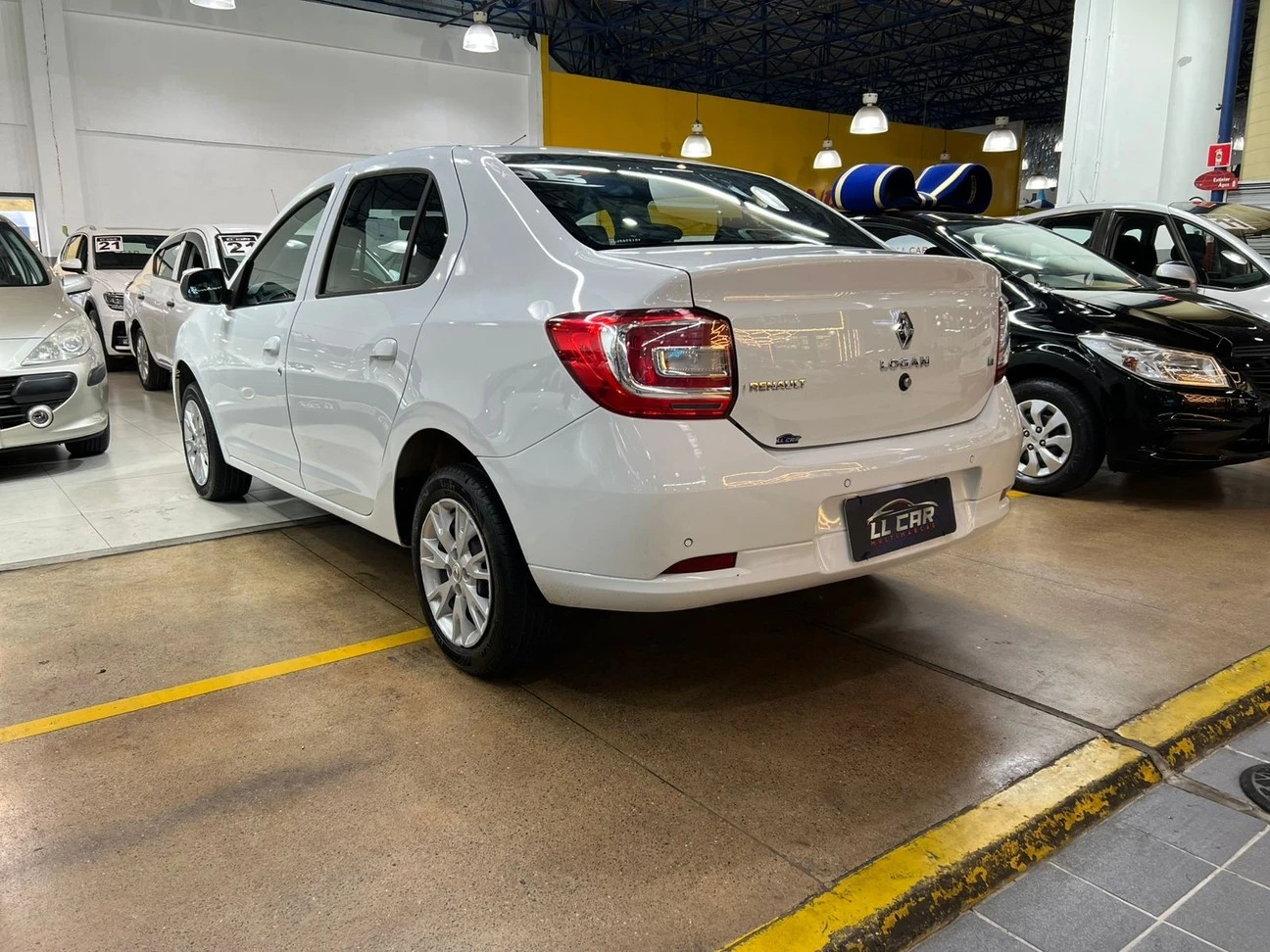 RENAULT LOGAN