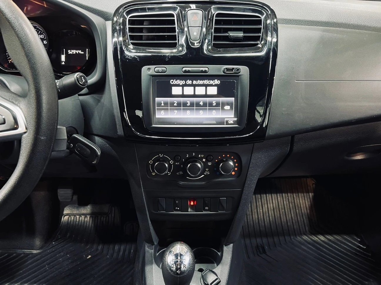 RENAULT LOGAN