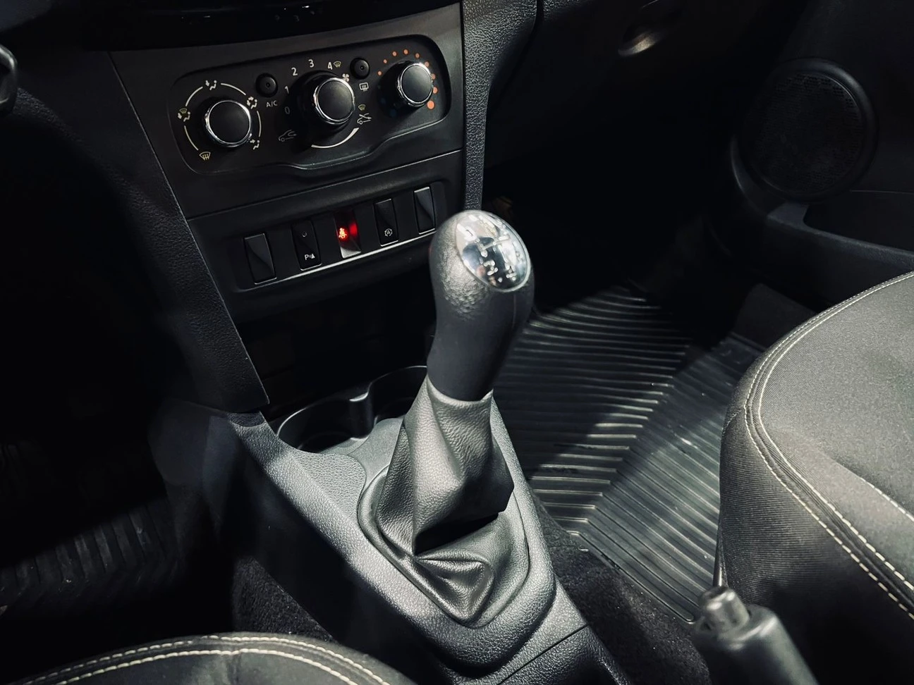 RENAULT LOGAN