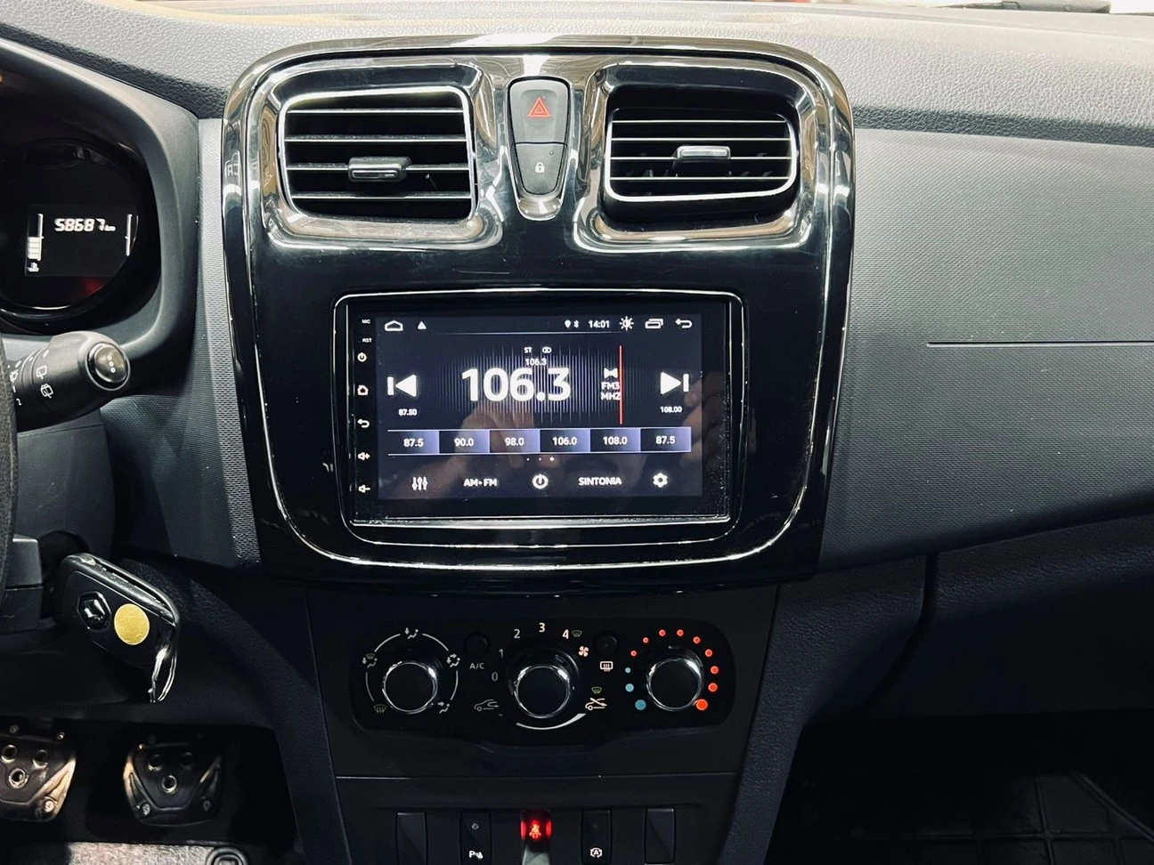 RENAULT SANDERO