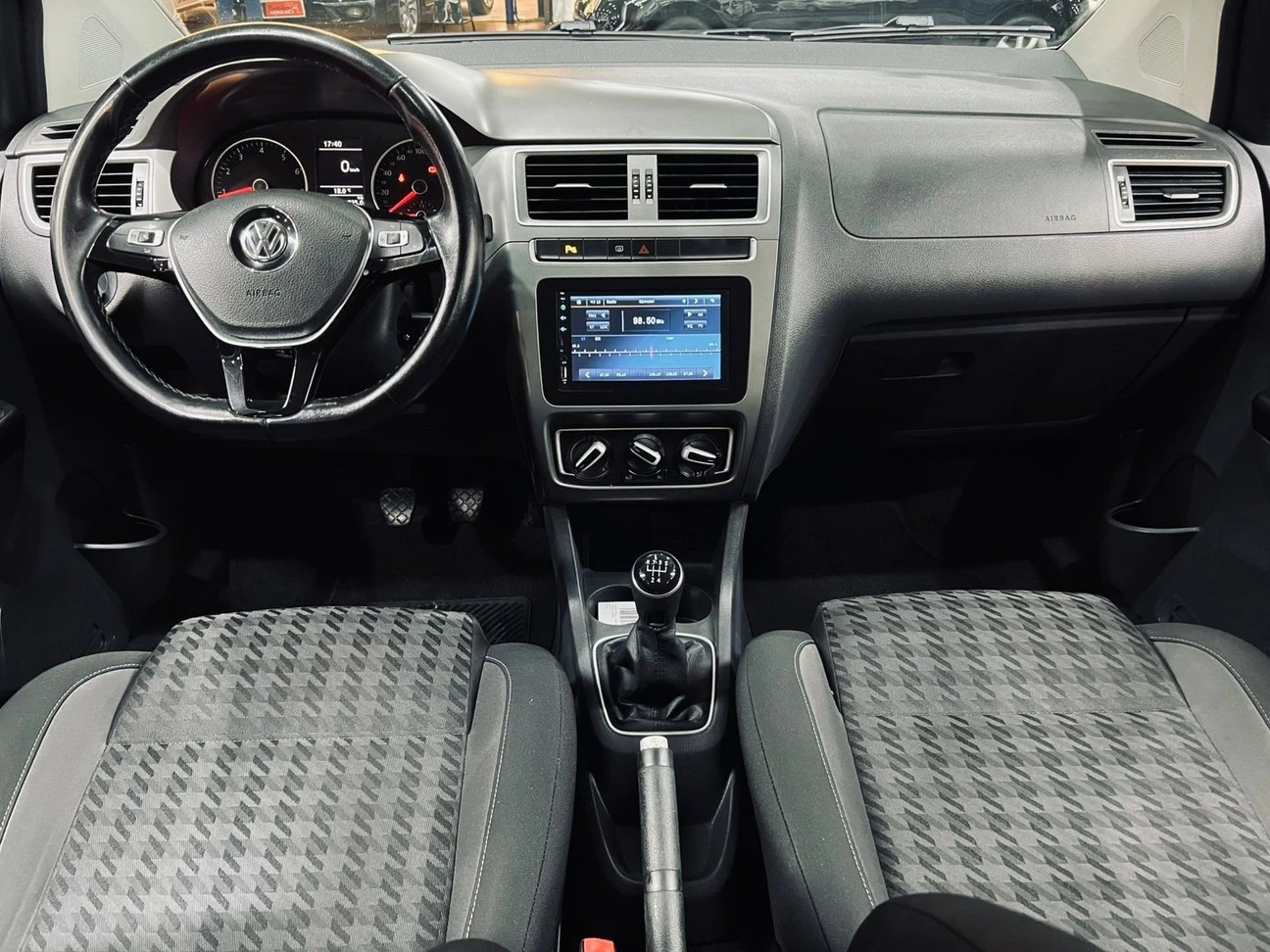 VOLKSWAGEN FOX
