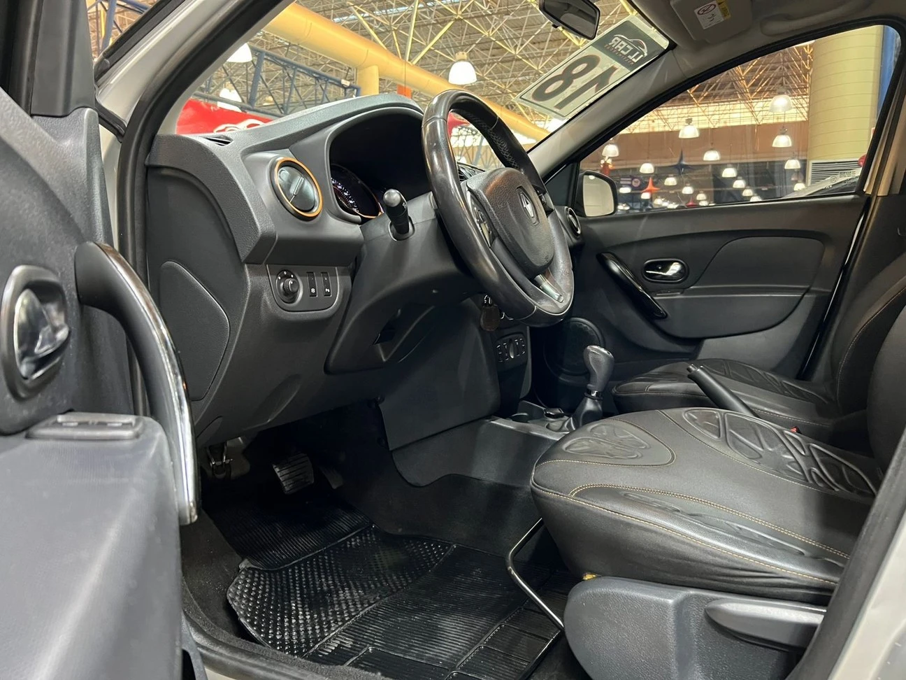 RENAULT SANDERO