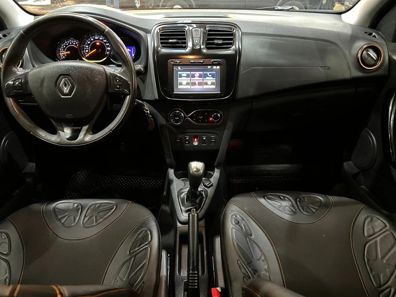 RENAULT SANDERO