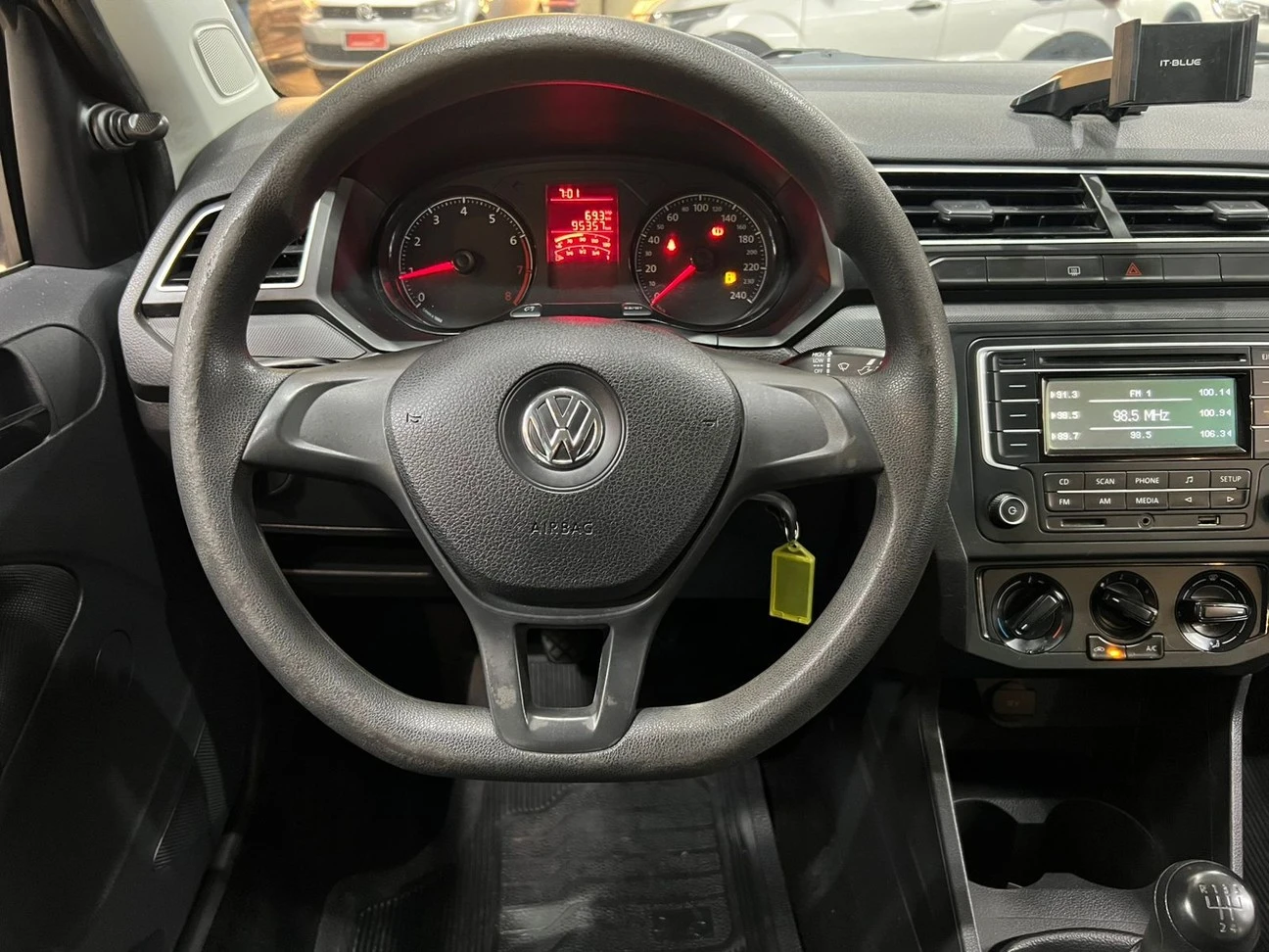 VOLKSWAGEN VOYAGE