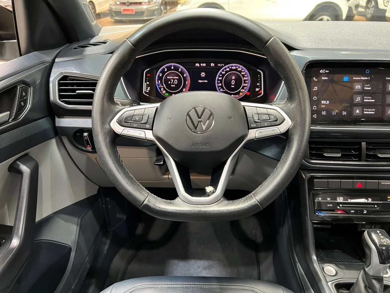VOLKSWAGEN T-CROSS