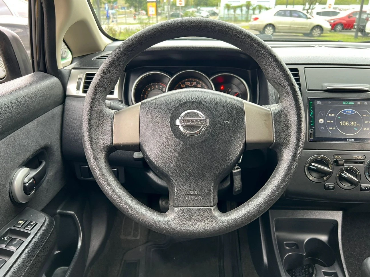 NISSAN TIIDA