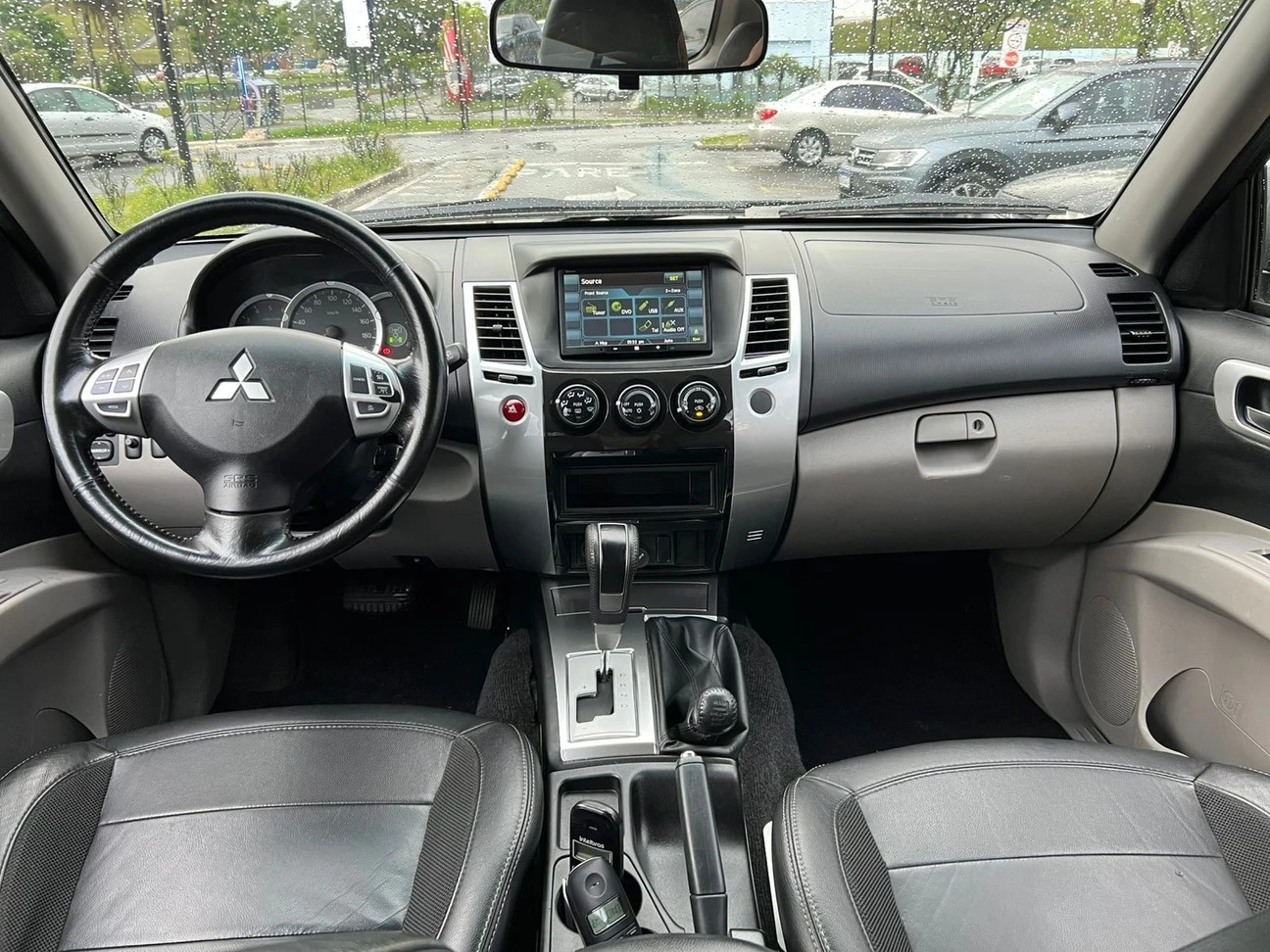 MITSUBISHI PAJERO DAKAR