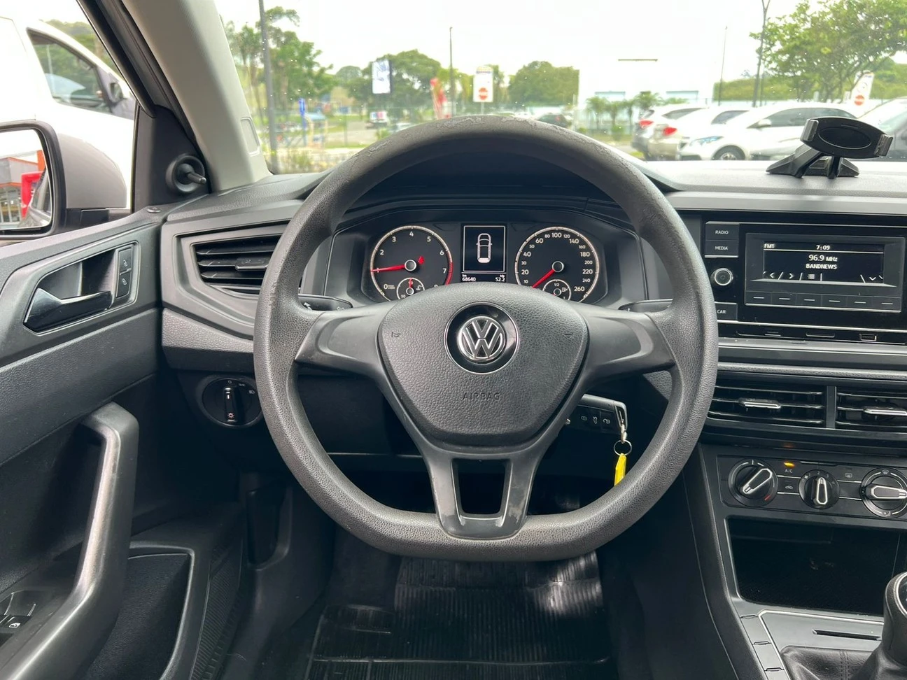 VOLKSWAGEN POLO
