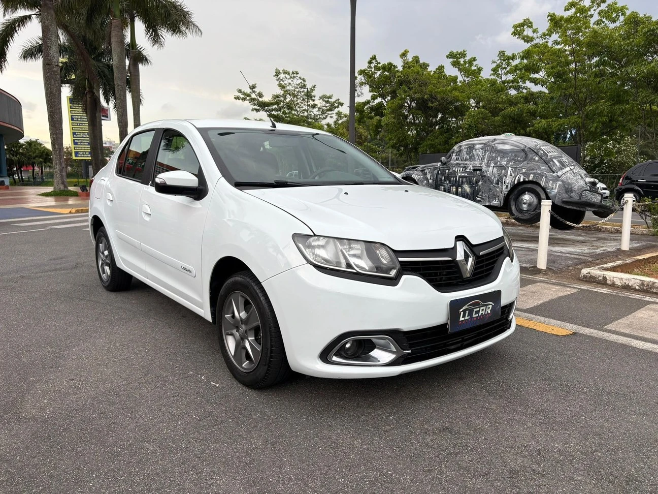 RENAULT LOGAN