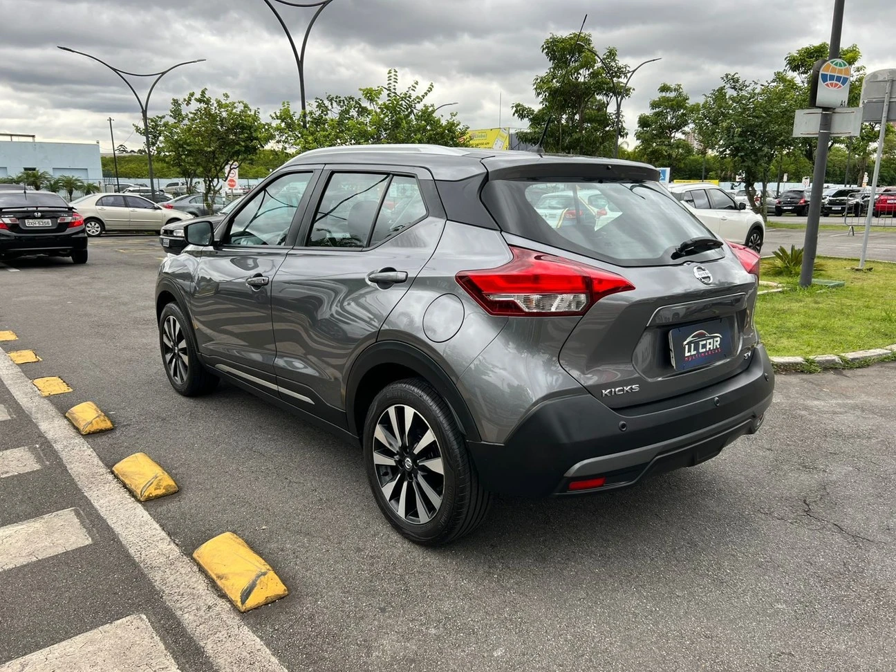 NISSAN KICKS