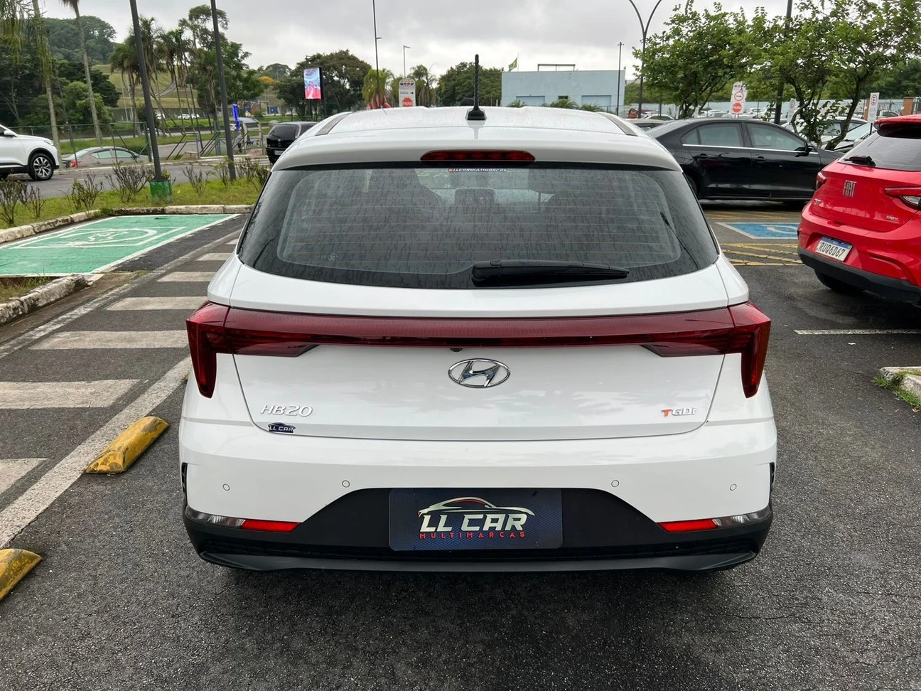 HYUNDAI HB20