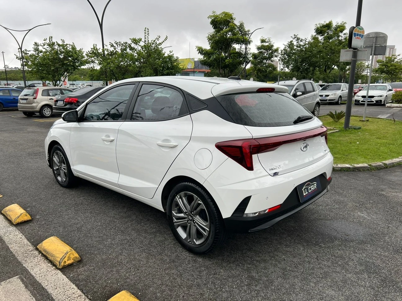 HYUNDAI HB20