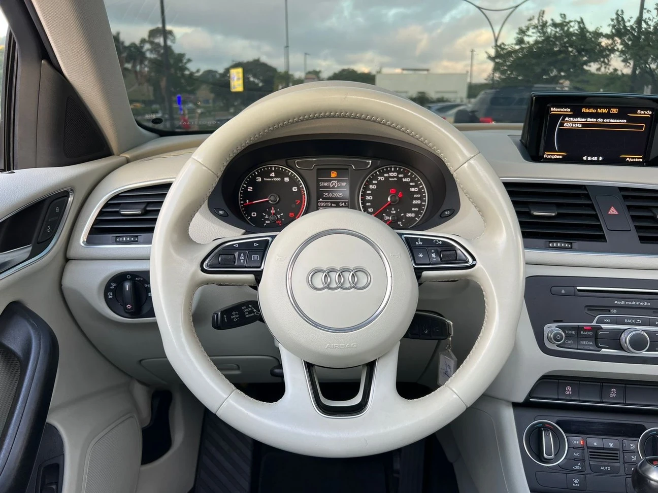 AUDI Q3