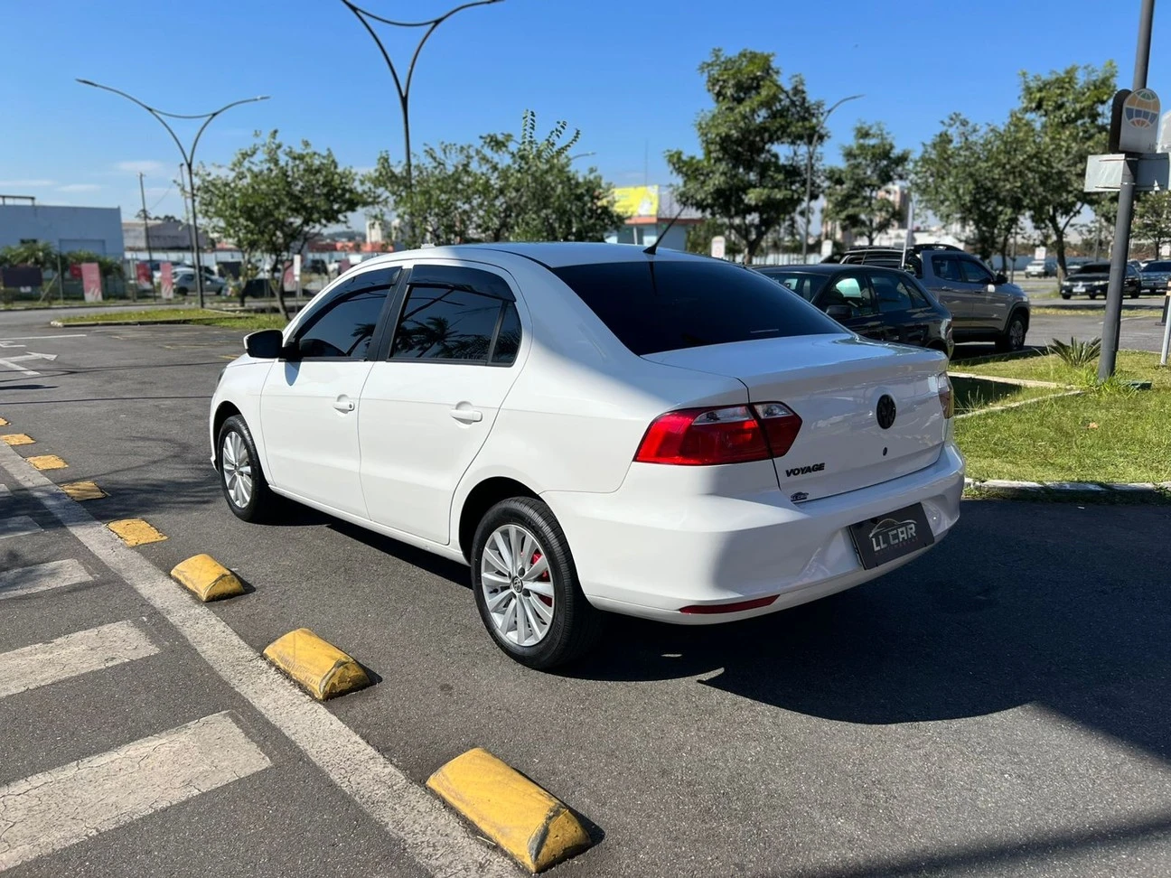 VOLKSWAGEN VOYAGE