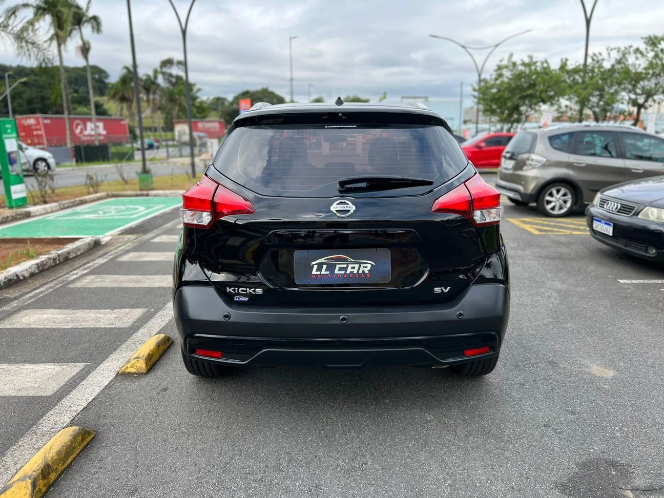 NISSAN KICKS